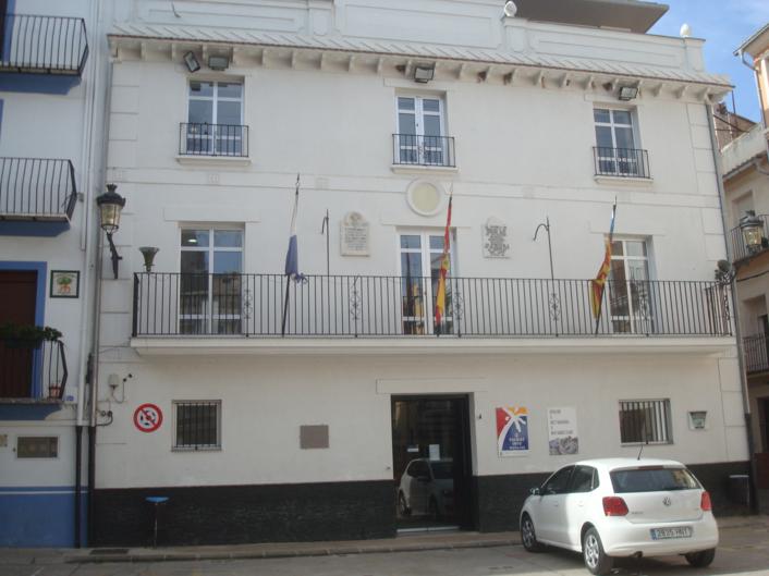 Vista de Museo Manolo Rodriguez y Oficina de Turismo de Navajas 	